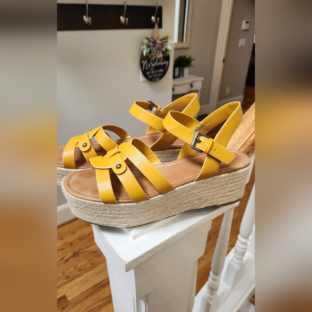 Indigo Mustard Yellow Platform Espadrille Sandals Size 9